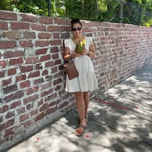 Meet your Posher, Khara